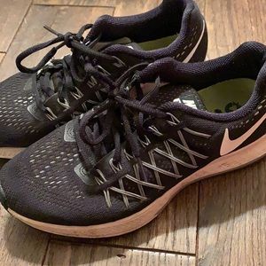 Nike Pegasus Tennis Shoes